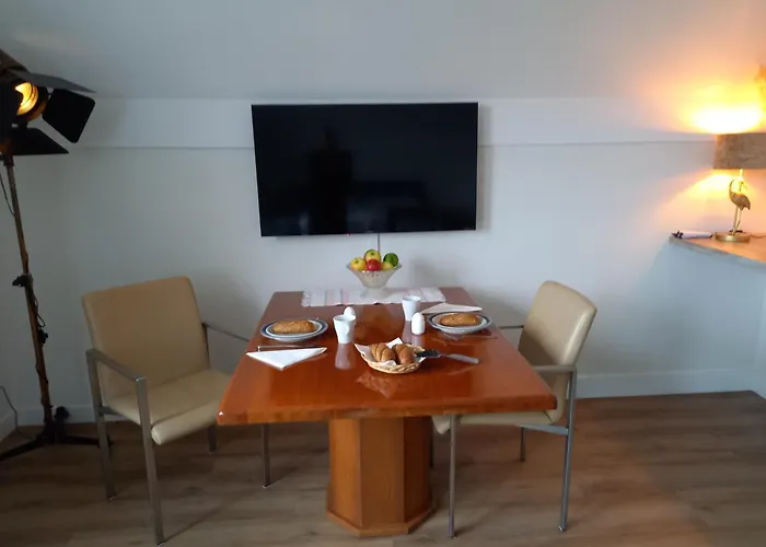 Room By The Sea
